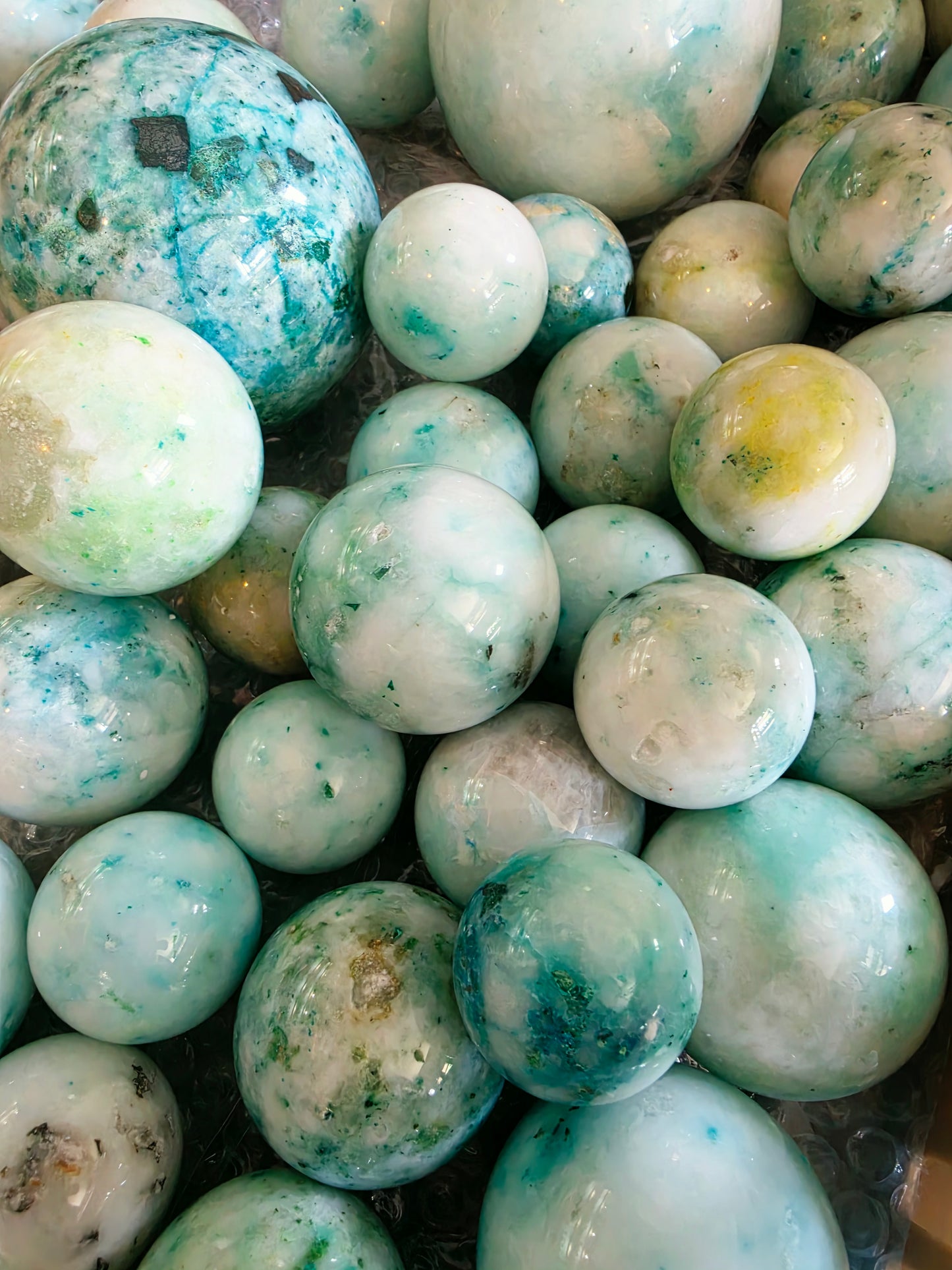 1kg Premium Phoenix Stone Spheres (2-4 Pcs) - White Quartz with Teal & Mint Swirl Orbs Wholesale Lot