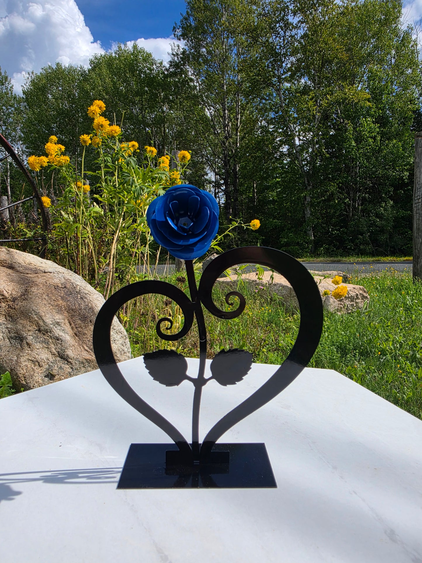 Hand-Forged Iron Rose with Heart Stand Eternal Metal Flower Sculpture 0.20lb