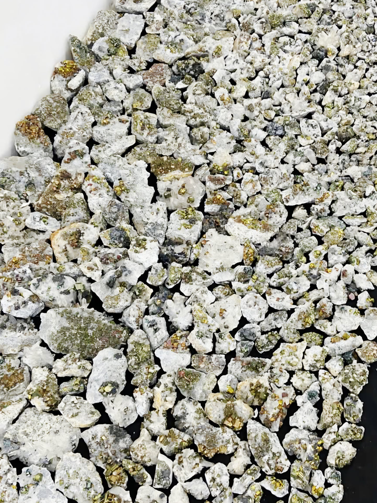 Indonesia Kalimantan Mine rainbow pyrite quarts 10kg Wholesale - Mix pieces