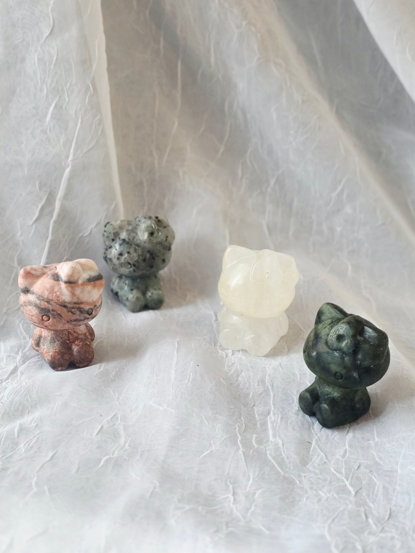 Hello Kitty Bundle 4 Mix Mineral Carving