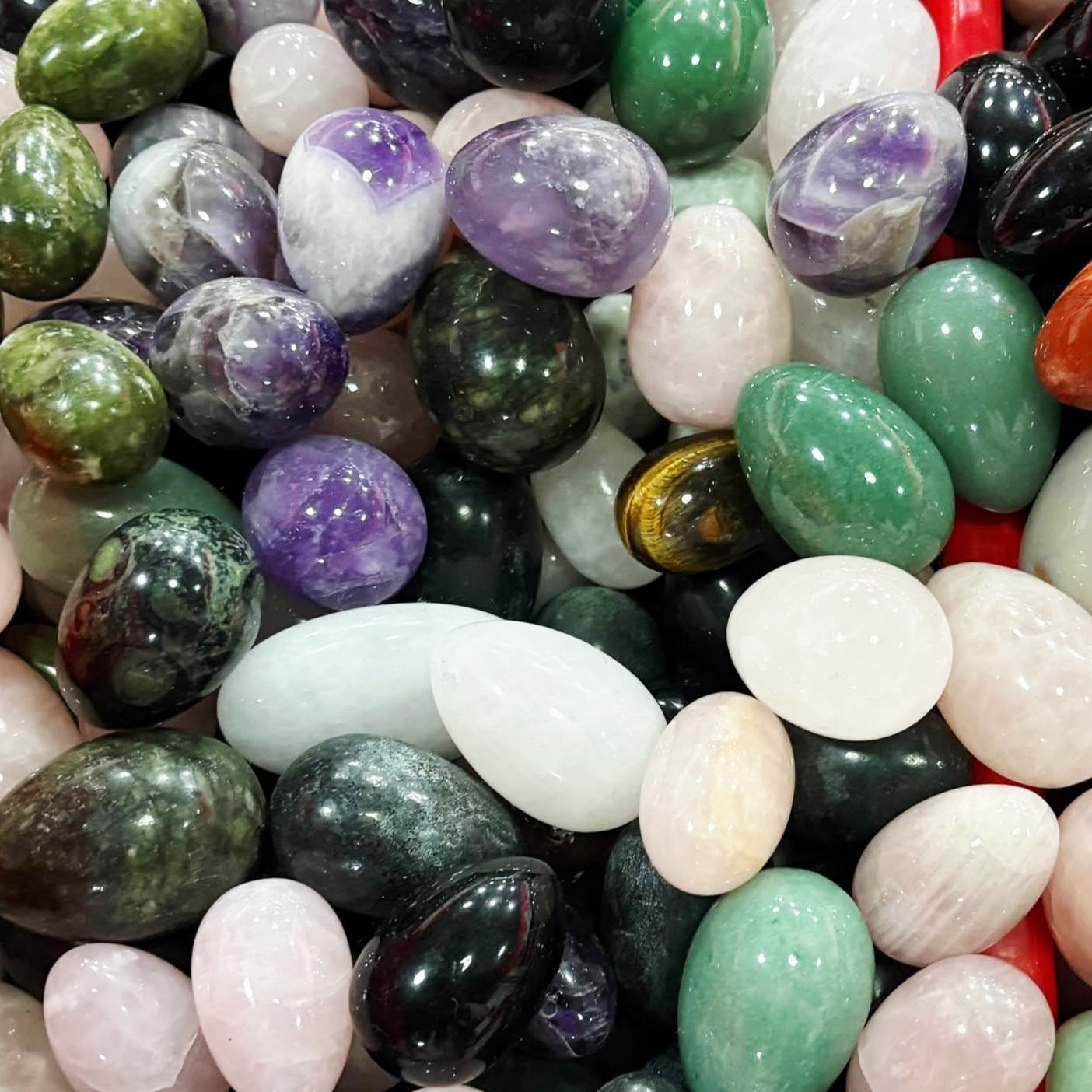Egg Carvings Mix Material 1kg - 8 to 10 Pieces Medium Size
