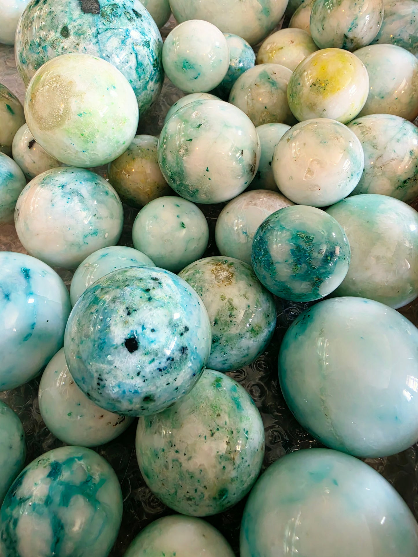 1kg Premium Phoenix Stone Spheres (2-4 Pcs) - White Quartz with Teal & Mint Swirl Orbs Wholesale Lot