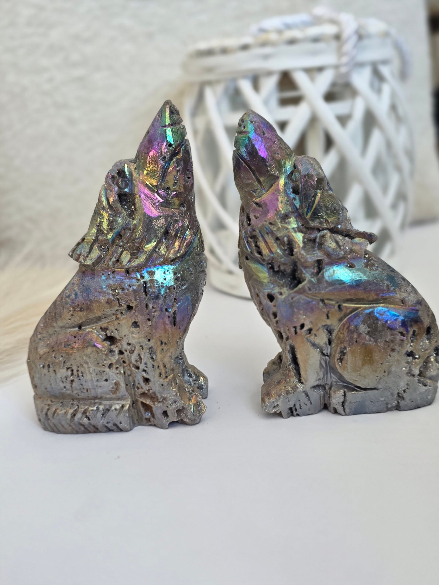 Set of 2 Aura wolves Crystal Carving 2.2 lbs