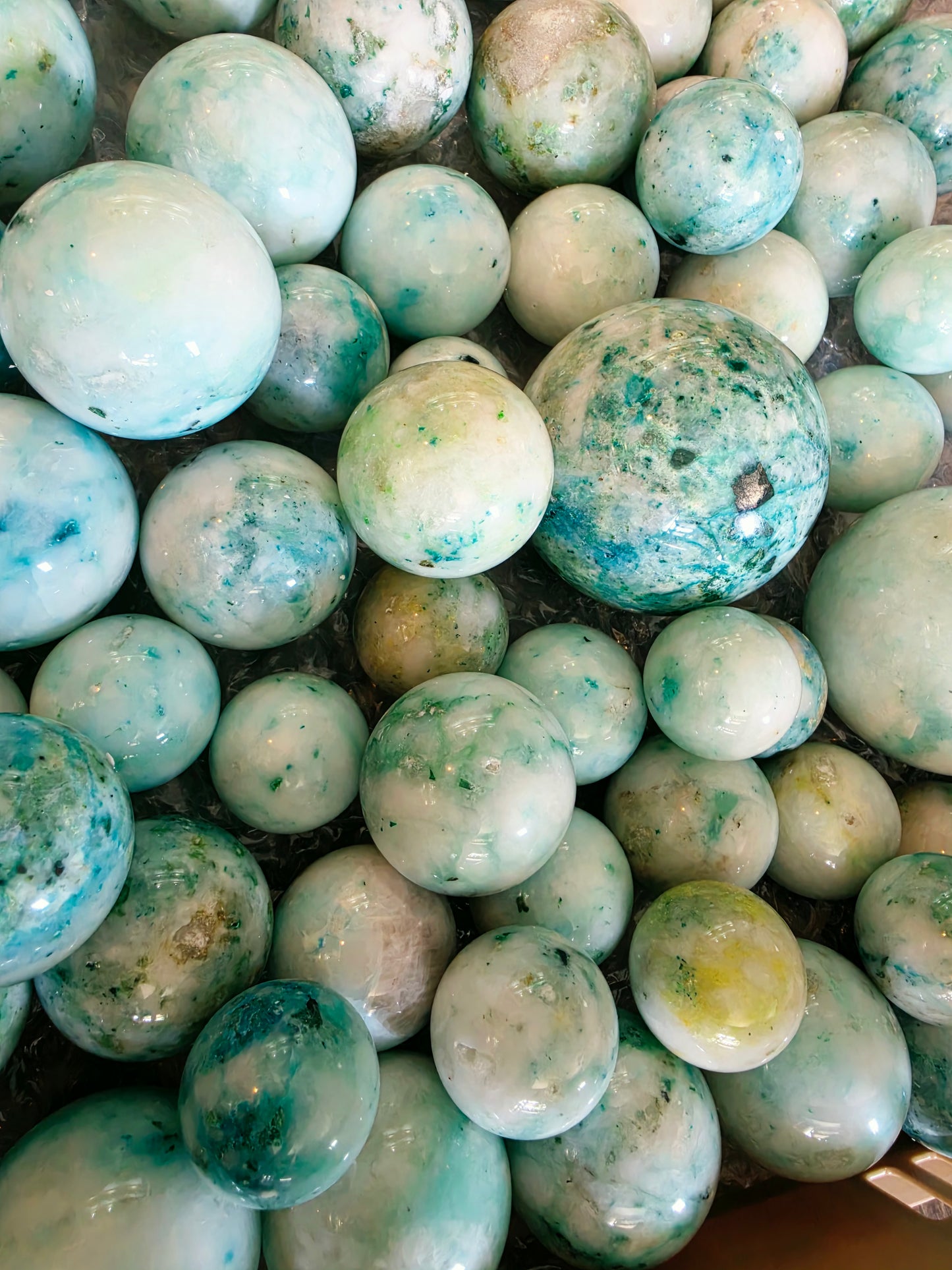 1kg Premium Phoenix Stone Spheres (2-4 Pcs) - White Quartz with Teal & Mint Swirl Orbs Wholesale Lot