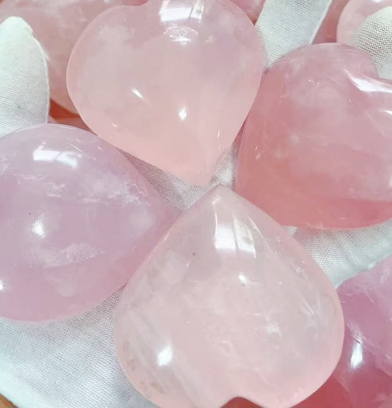 Rose Quartz Heart Carving 3-4cm 1kg 20-25 pieces