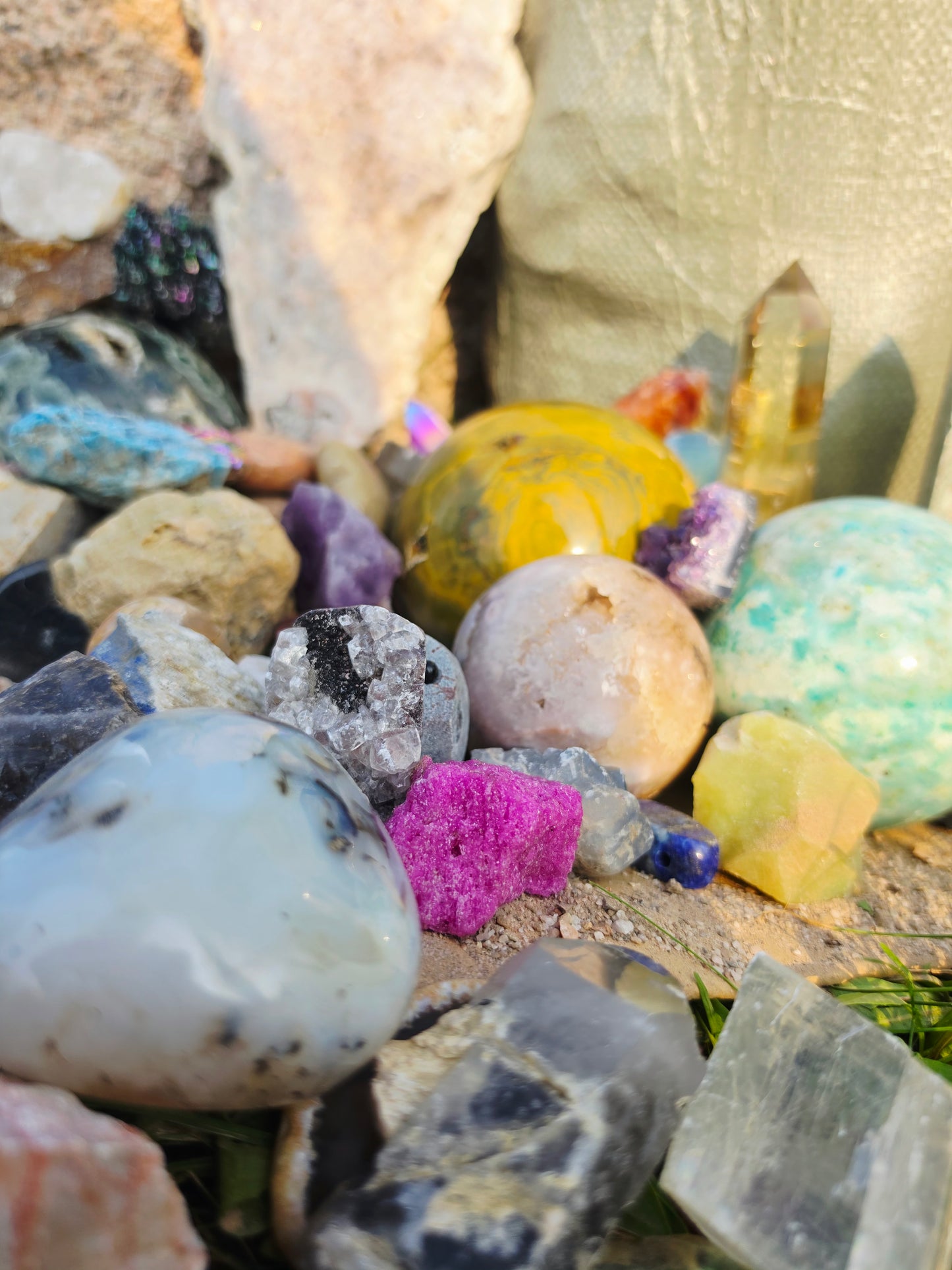 Mining Minerals Paydirt 10kg - Raw Crystals & Gemstones & Specimens & Carvings
