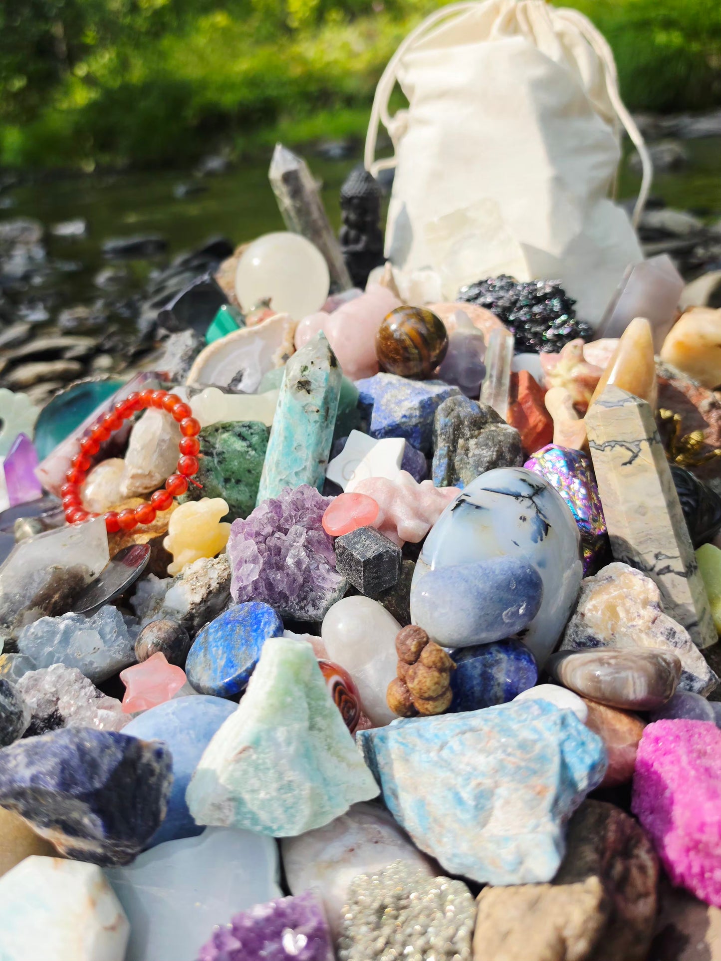 Minerals Paydirt 3kg - Raw Crystals & Gemstones & Specimens & Carvings & Fossil Etc. Mining Bag