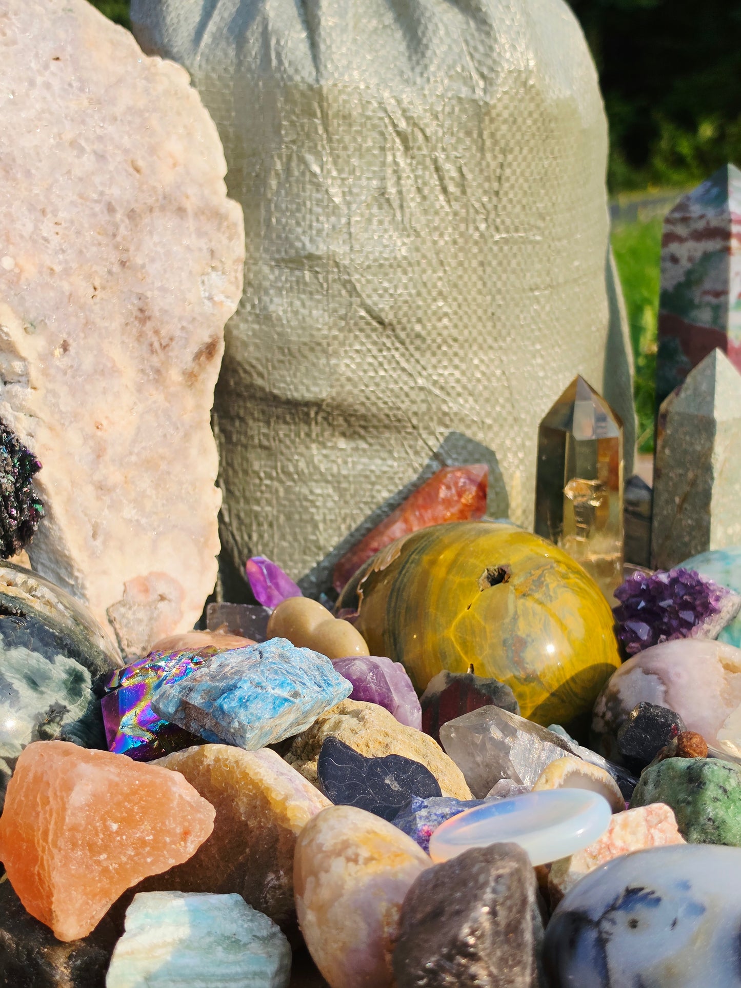 Mining Minerals Paydirt 10kg - Raw Crystals & Gemstones & Specimens & Carvings