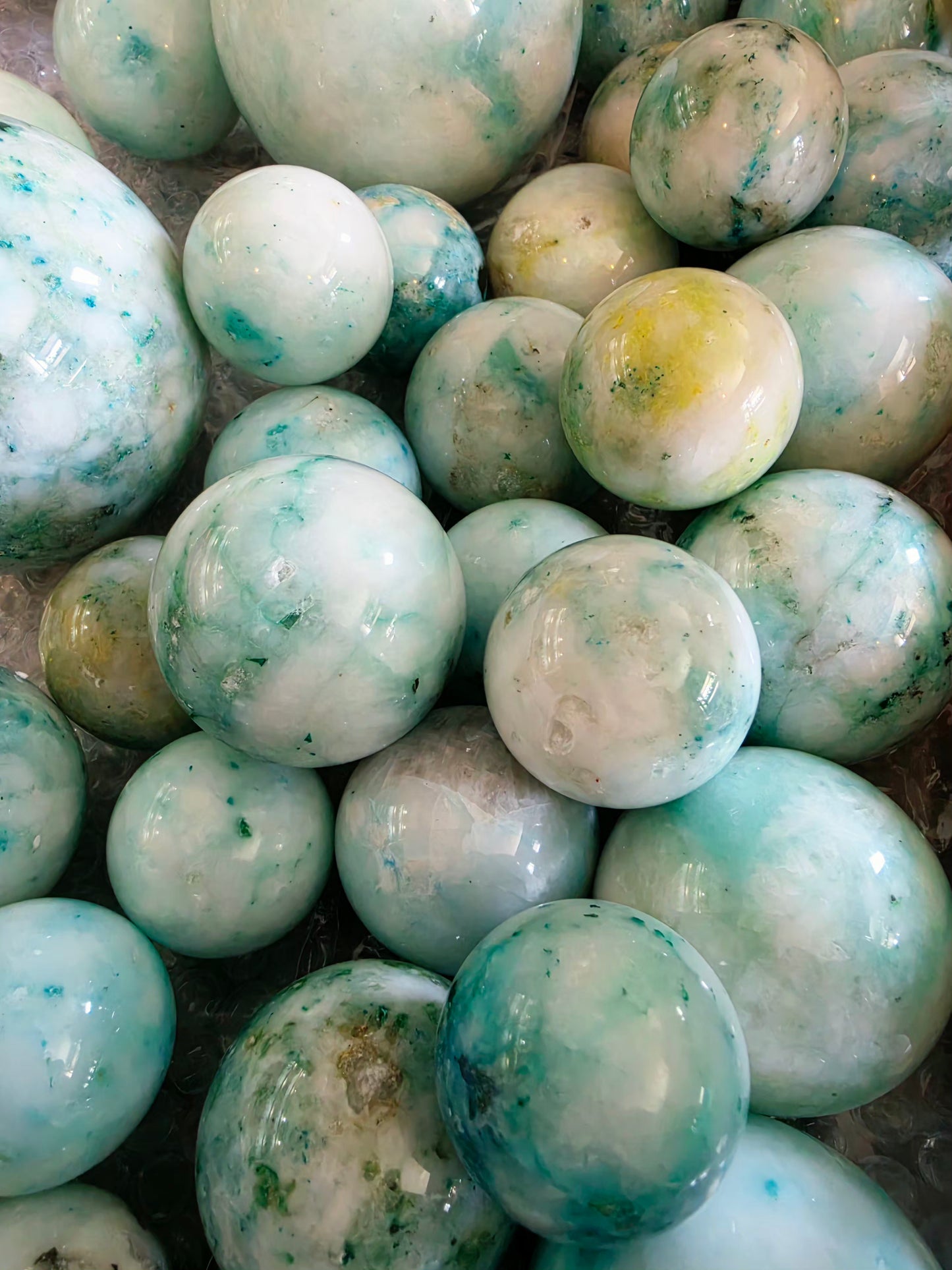 1kg Premium Phoenix Stone Spheres (2-4 Pcs) - White Quartz with Teal & Mint Swirl Orbs Wholesale Lot