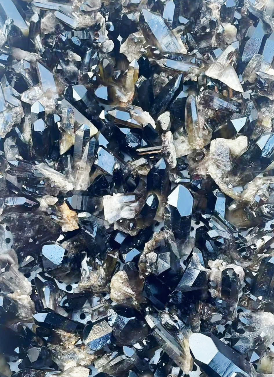 Smokey Quartz Cluster Specimens 7 to 8cm 1kg - 5 to 7 pieces - Bulk
