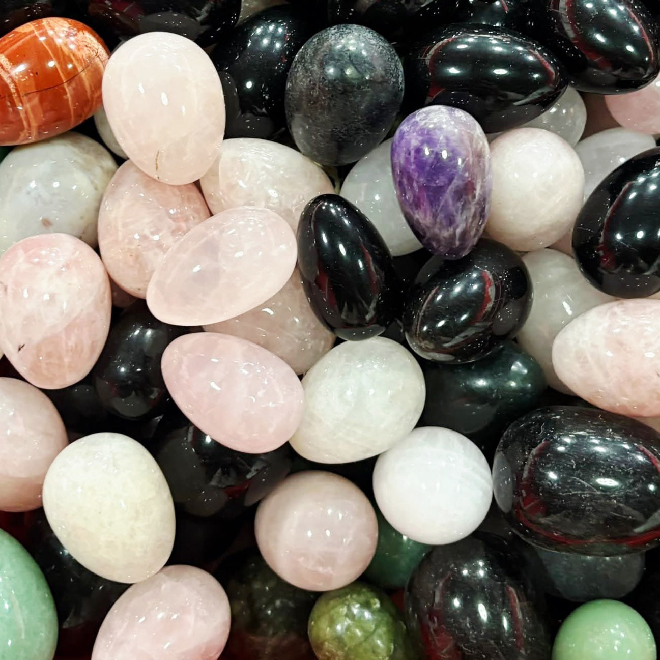 Egg Carvings Mix Material 1kg - 8 to 10 Pieces Medium Size