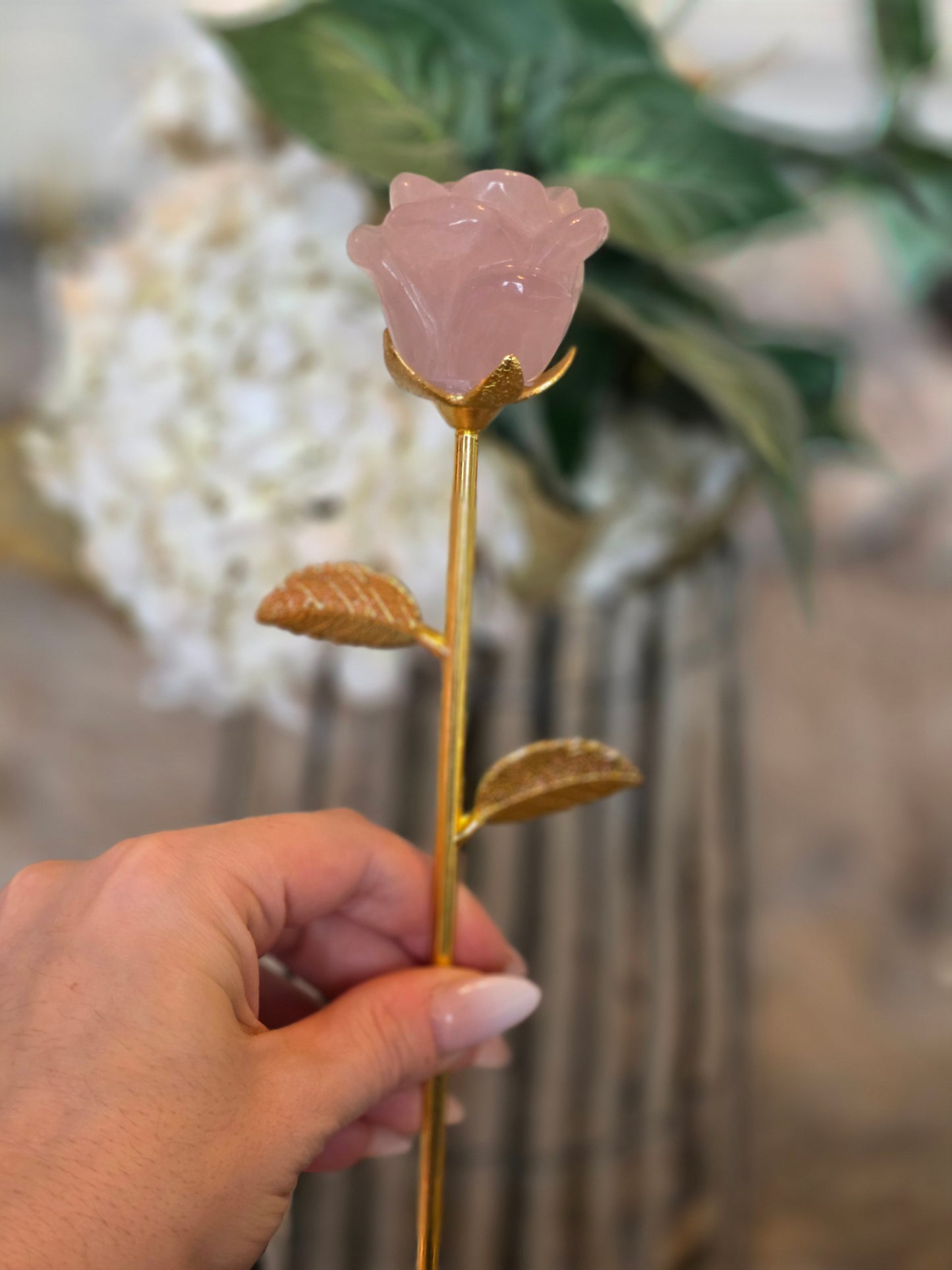 Rose Quartz Flower Carving 23 cm – Hand Carved Crystal Flowers on Gold Stems