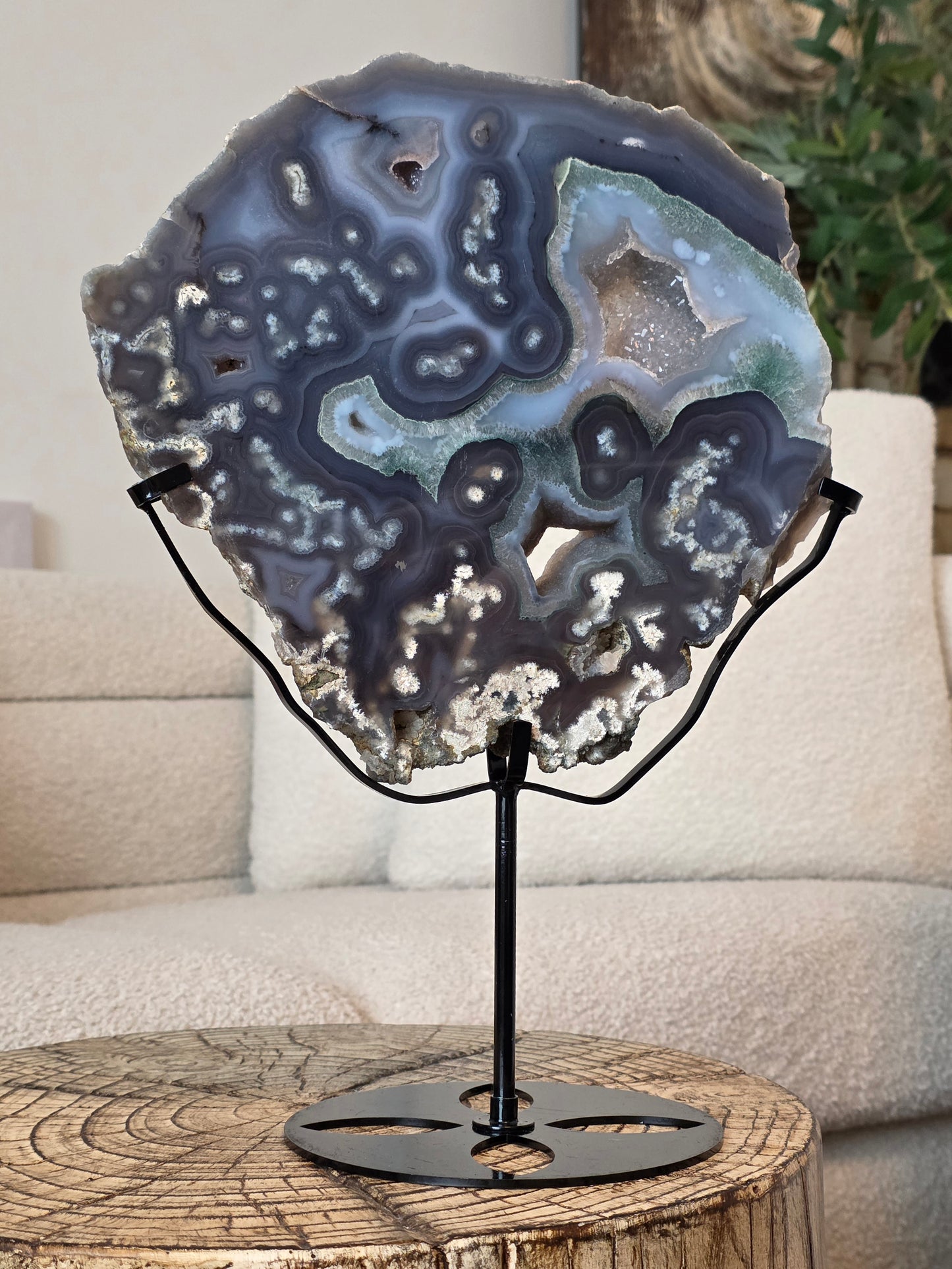 Agate Slab on stand 2.76kg