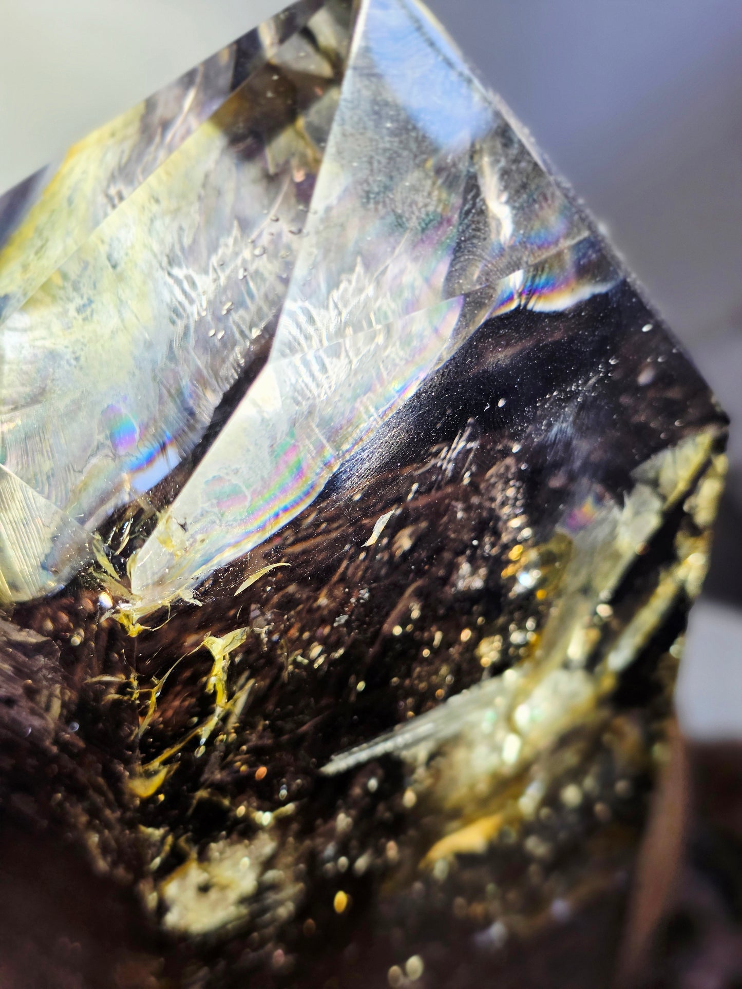 Enhydro Smokey Quartz 22lbs - Moving Bubbles - Rambo Flash on Wood Stand - Rare Collectable  Crystal
