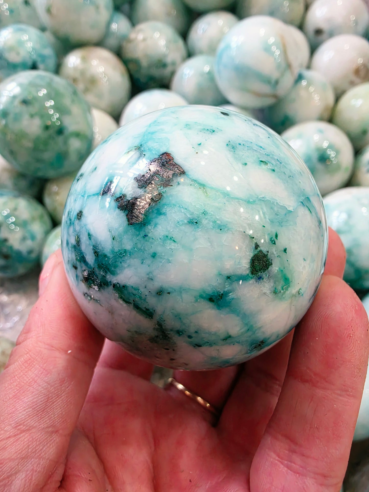 1kg Premium Phoenix Stone Spheres (2-4 Pcs) - White Quartz with Teal & Mint Swirl Orbs Wholesale Lot